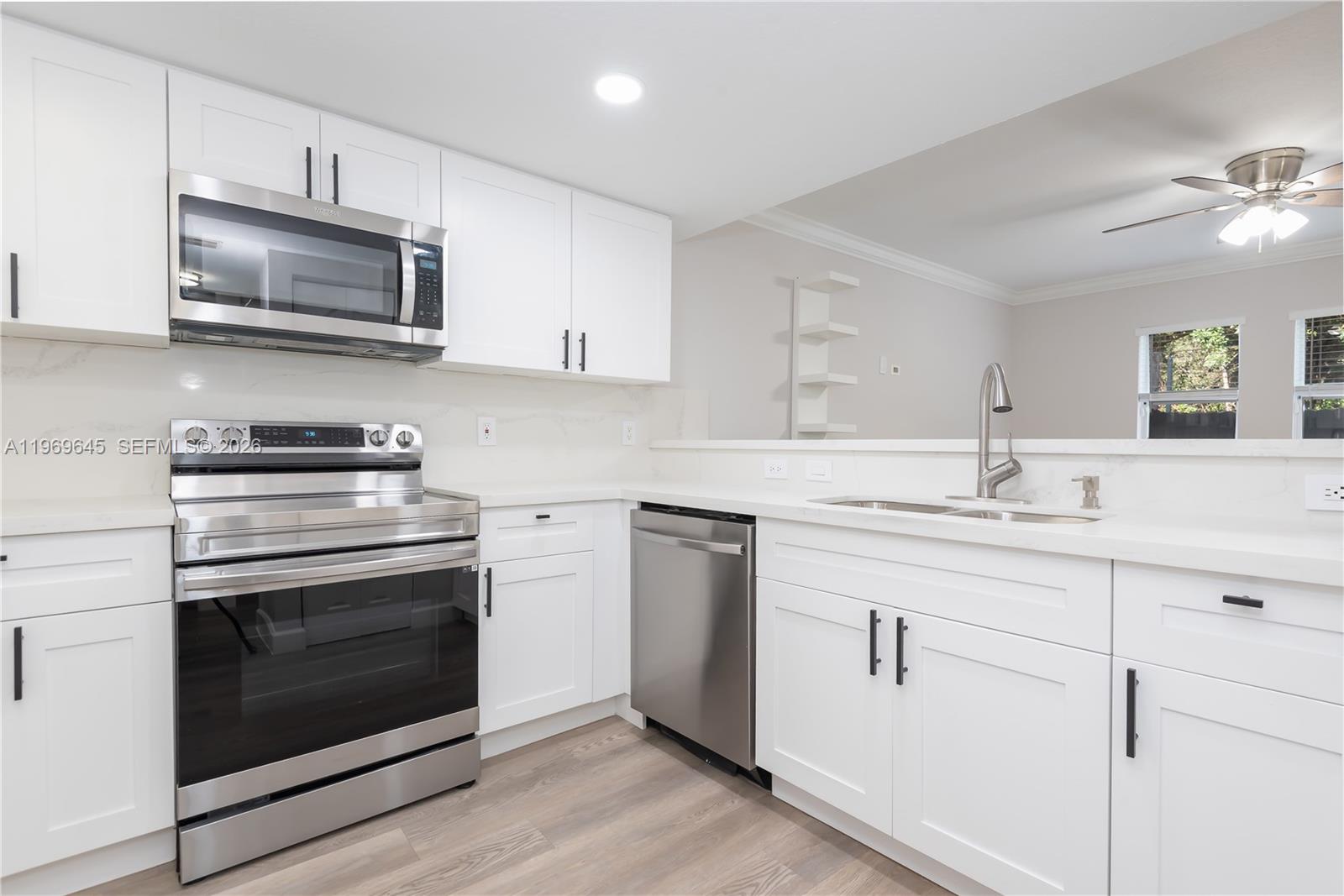 IBIS VILLAS AT DORAL COND - Residential