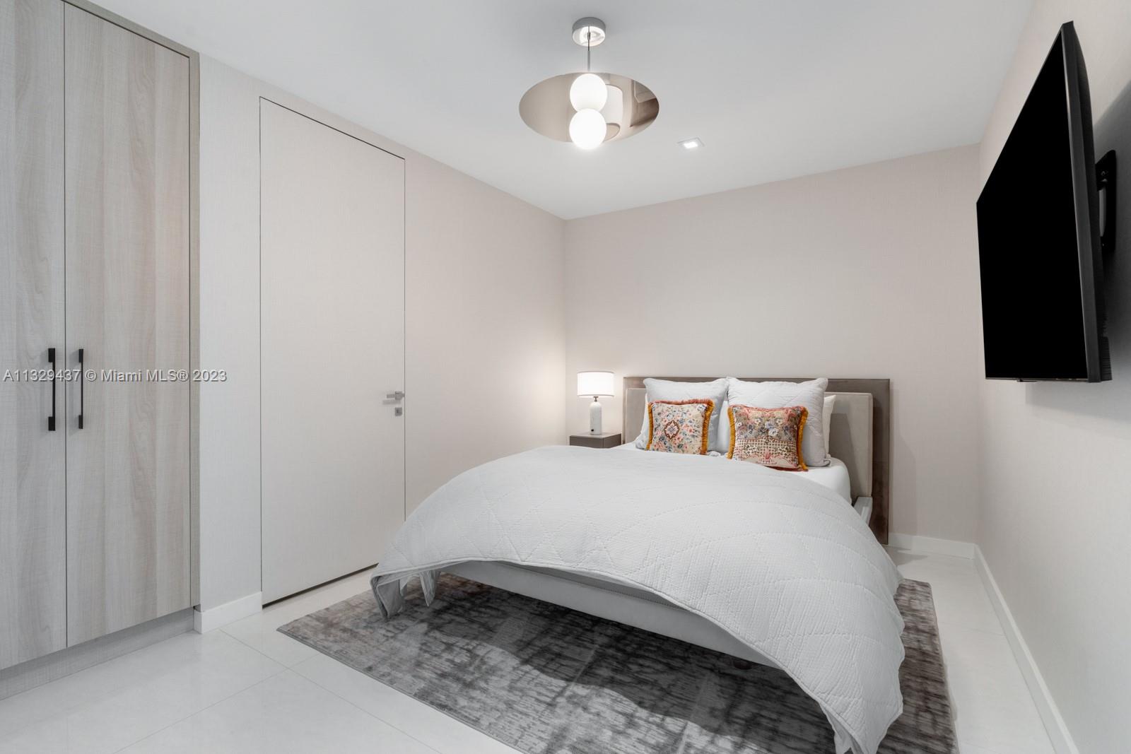 18975 COLLINS CONDO - Residential