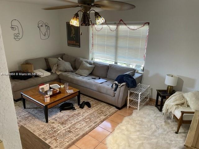 AMND MIAMI SUBURBAN ACRES - Residential Lease