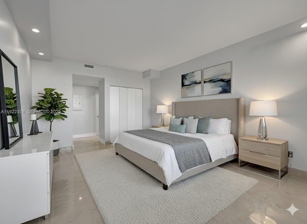 THE METROPOLITAN CONDO - Residential