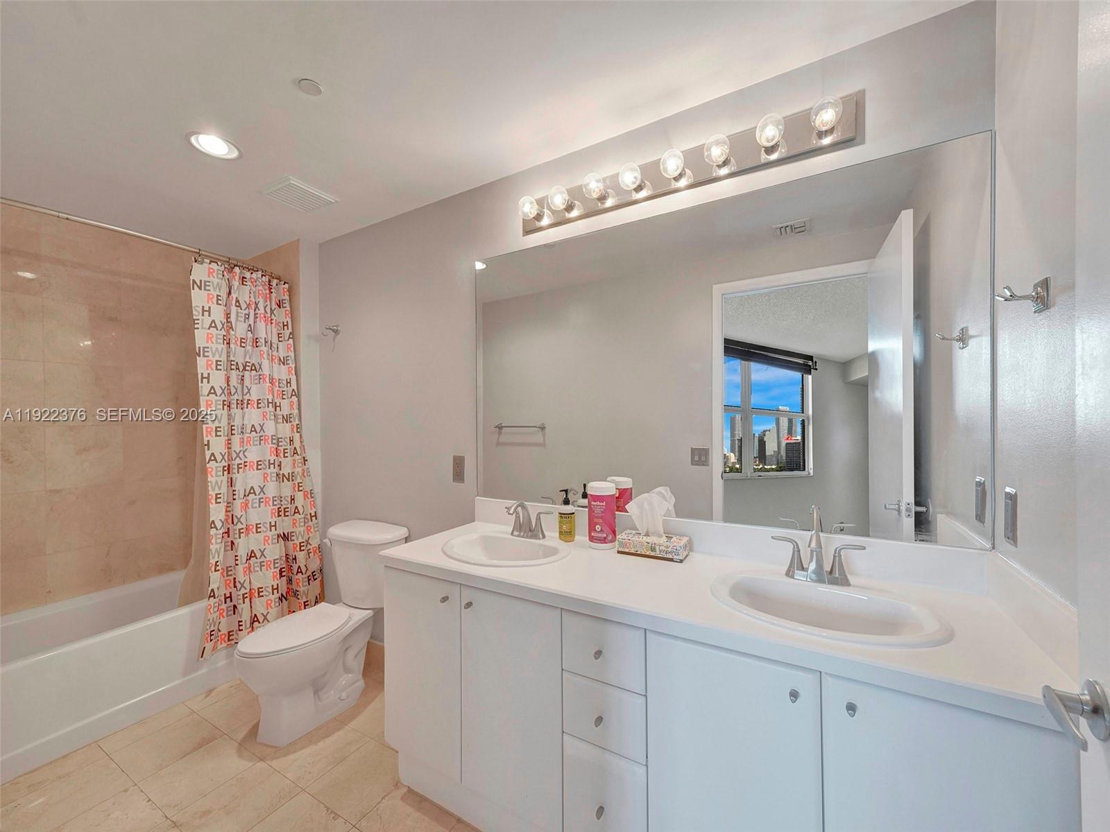 THE METROPOLITAN CONDO - Residential