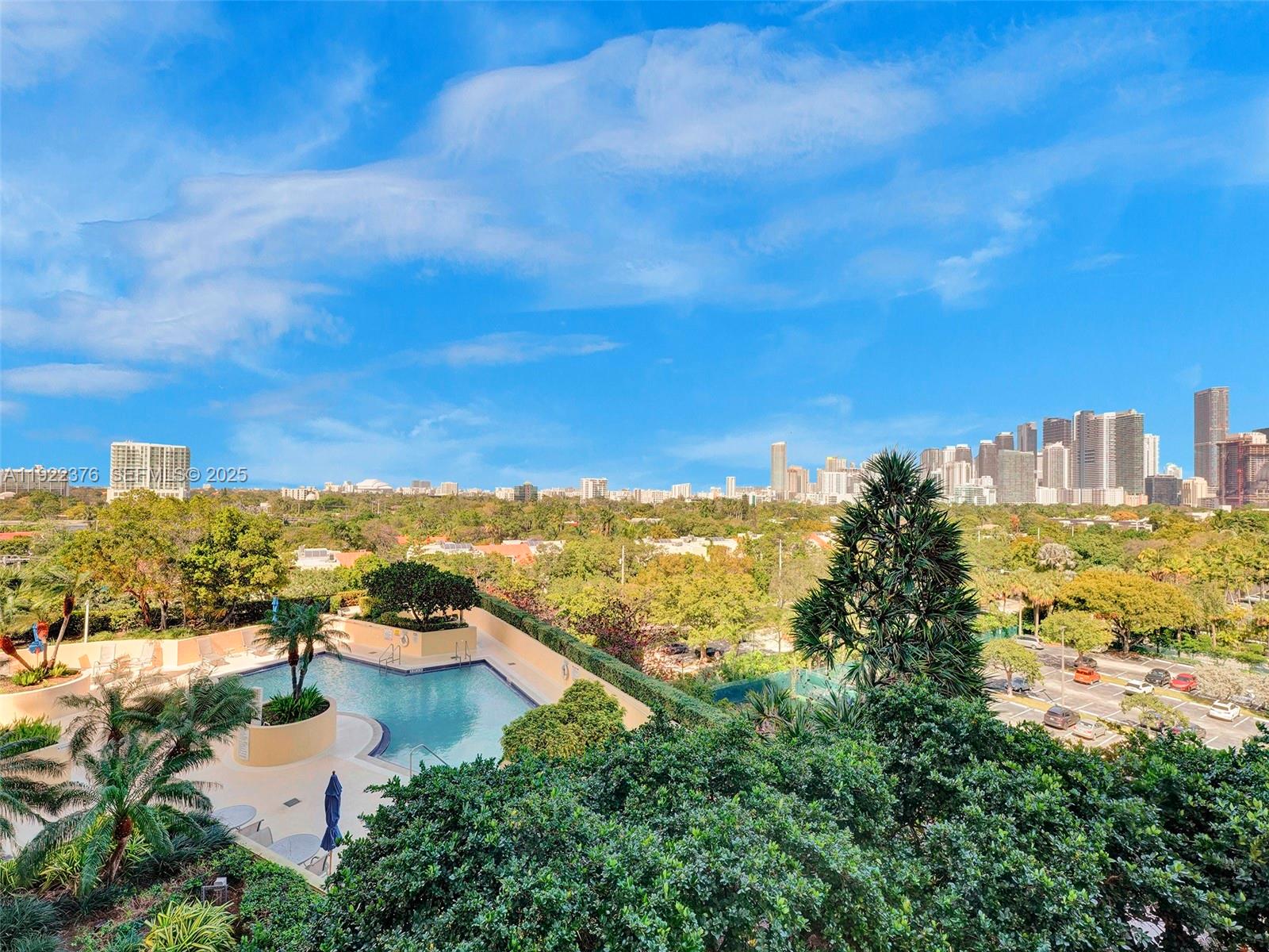 THE METROPOLITAN CONDO - Residential