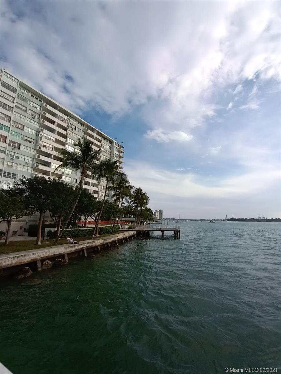 BELLE ISLE APT CORP - Residential Lease