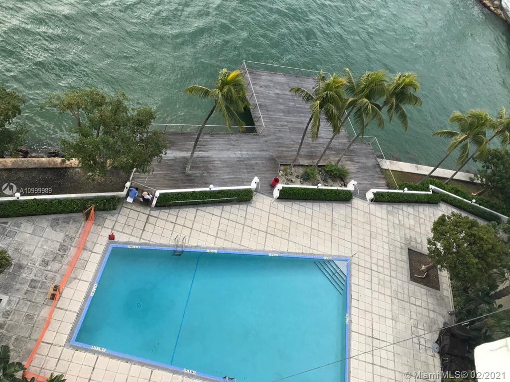 BELLE ISLE APT CORP - Residential Lease