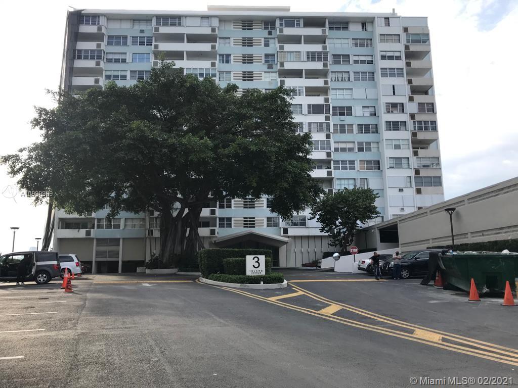 BELLE ISLE APT CORP - Residential Lease