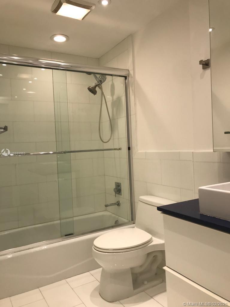 BELLE ISLE APT CORP - Residential Lease