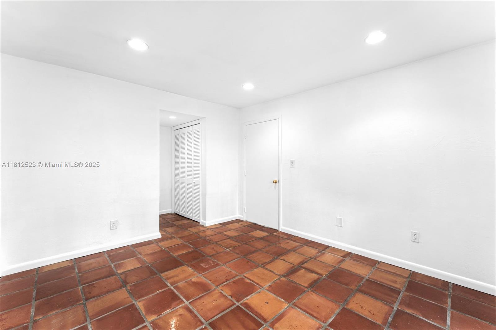 CRYSTAL BLUFF - Residential