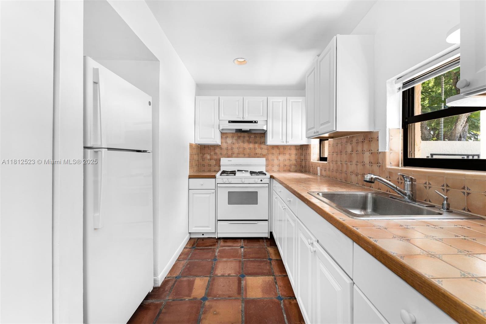 CRYSTAL BLUFF - Residential