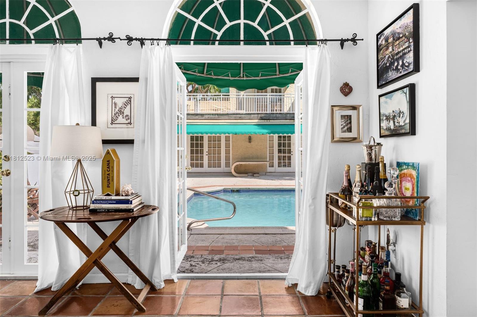 CRYSTAL BLUFF - Residential