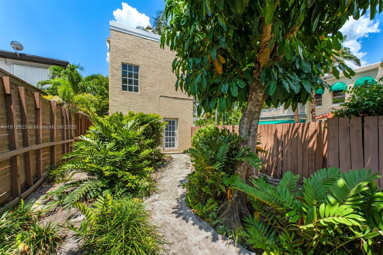 CRYSTAL BLUFF - Residential