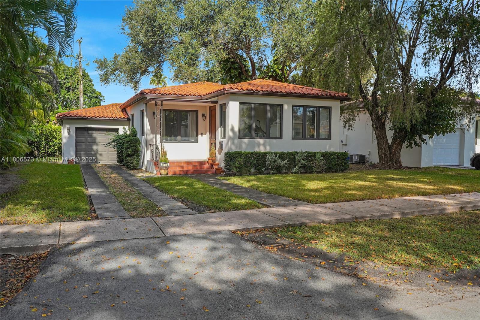 Rental Property at 311 Fluvia Ave, Coral Gables, Broward County, Florida - Bedrooms: 2 
Bathrooms: 1  - $4,750 MO.