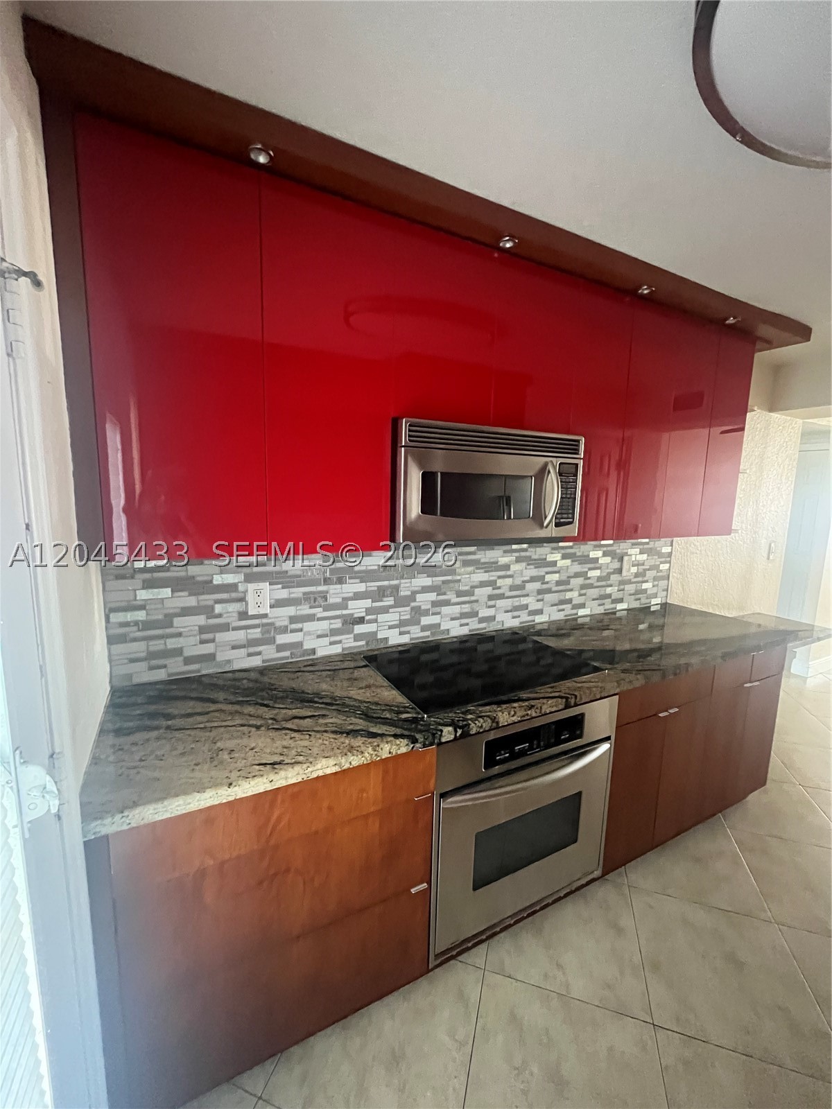 3923 NE 166th St N-106