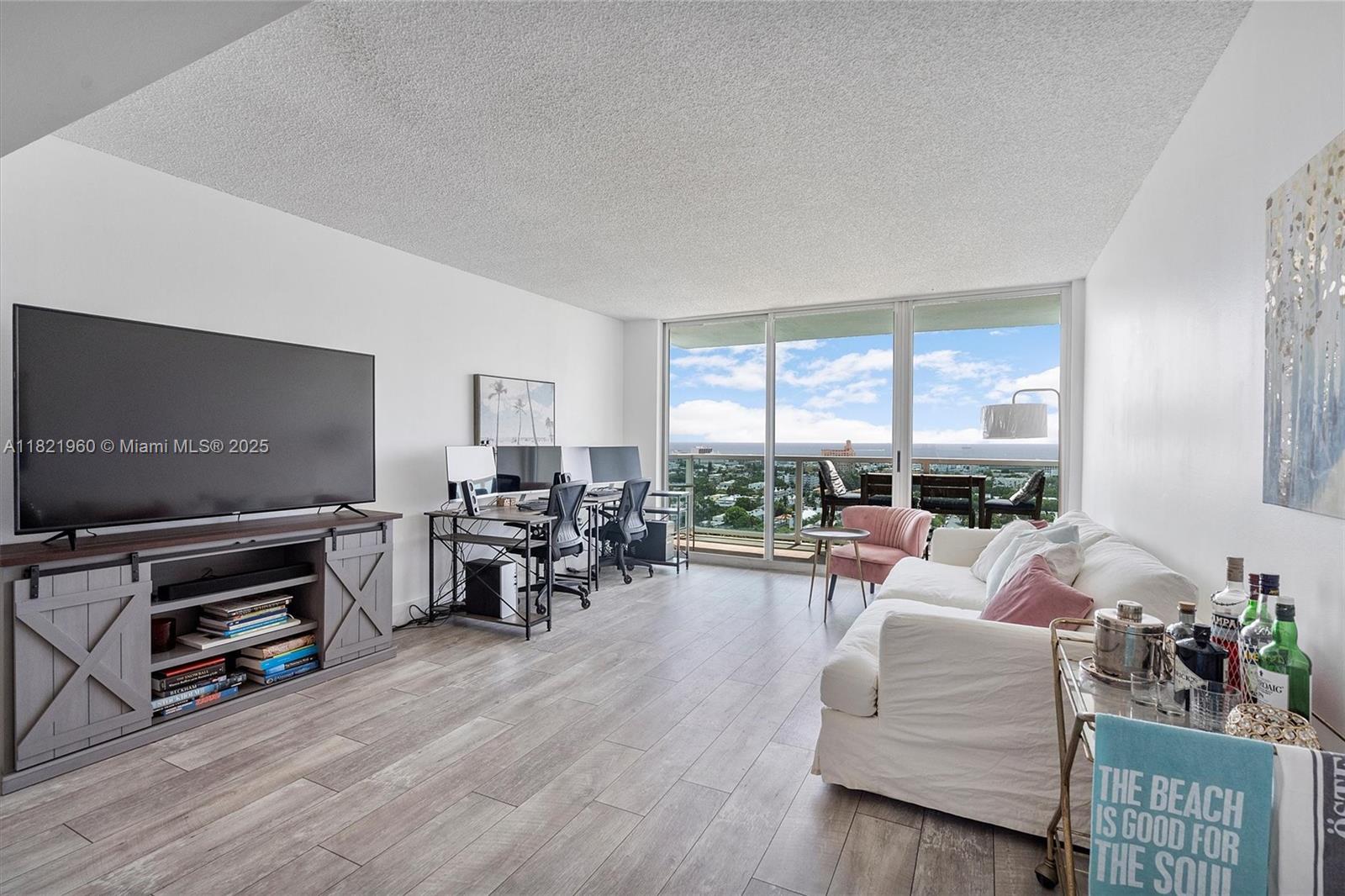 650 West Ave 2106