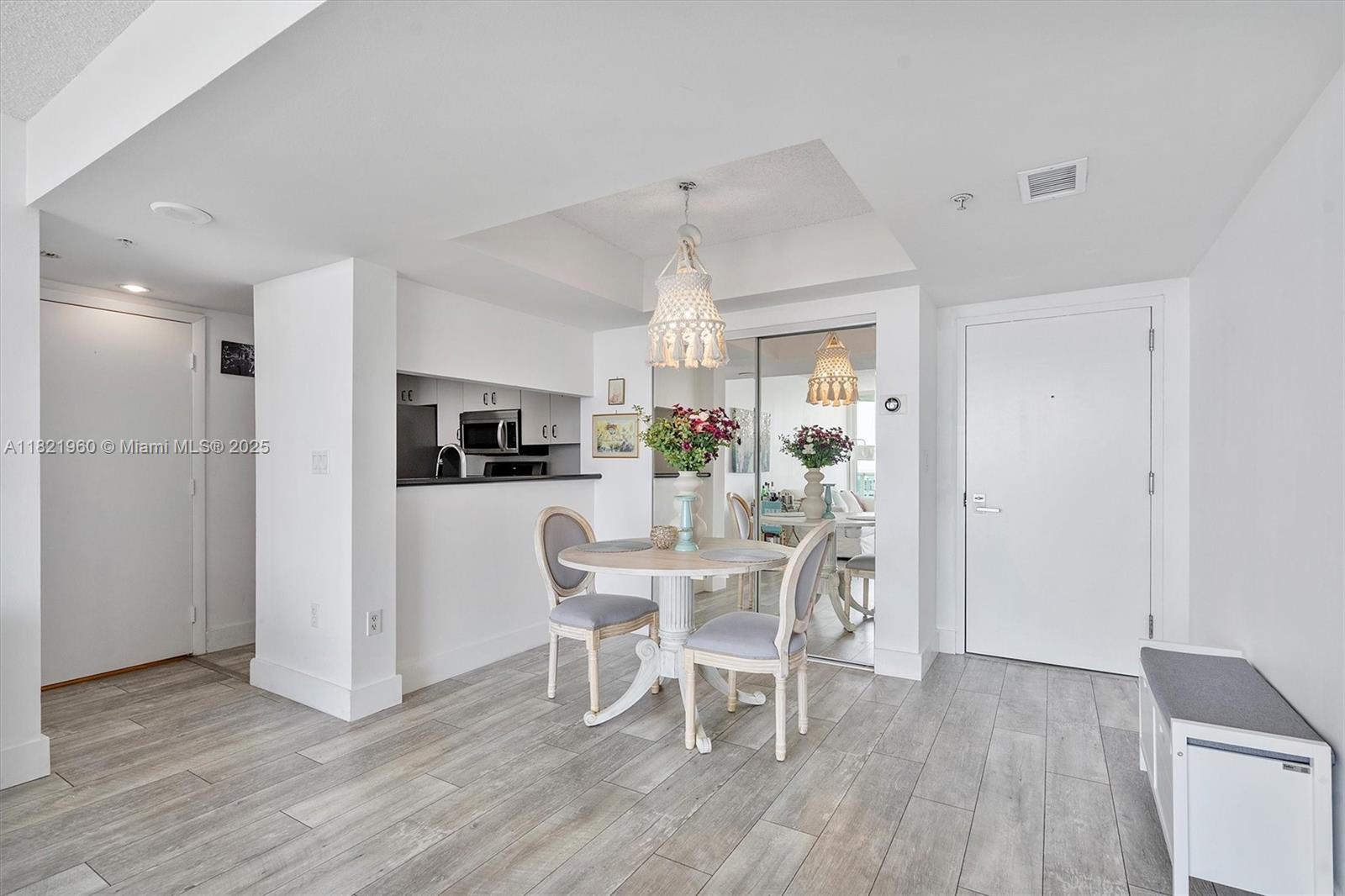 650 West Ave 2106