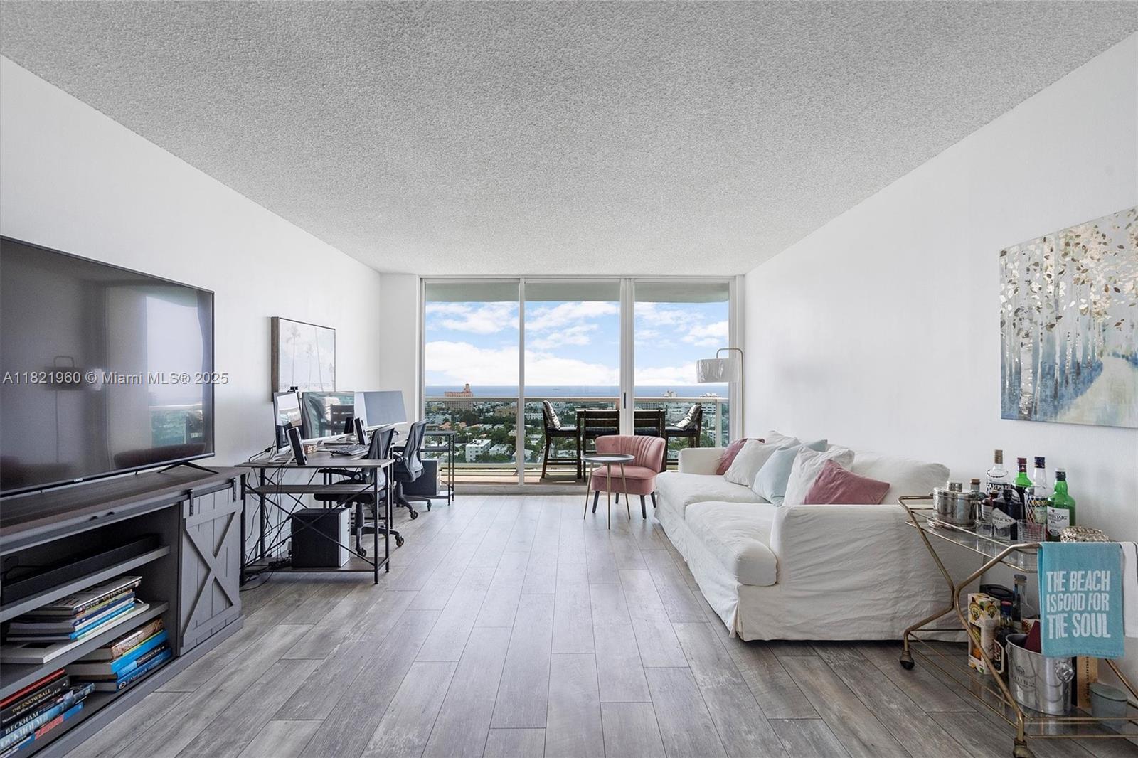 650 West Ave 2106