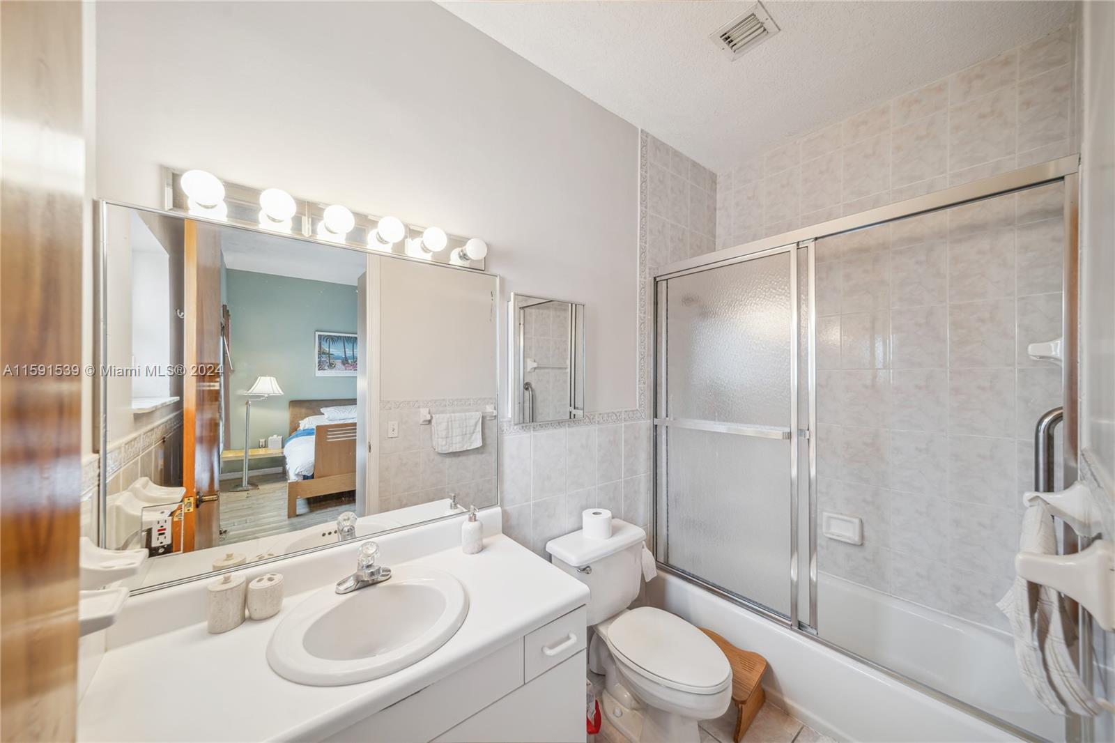 MEDITERRANEAN CONDO - Residential