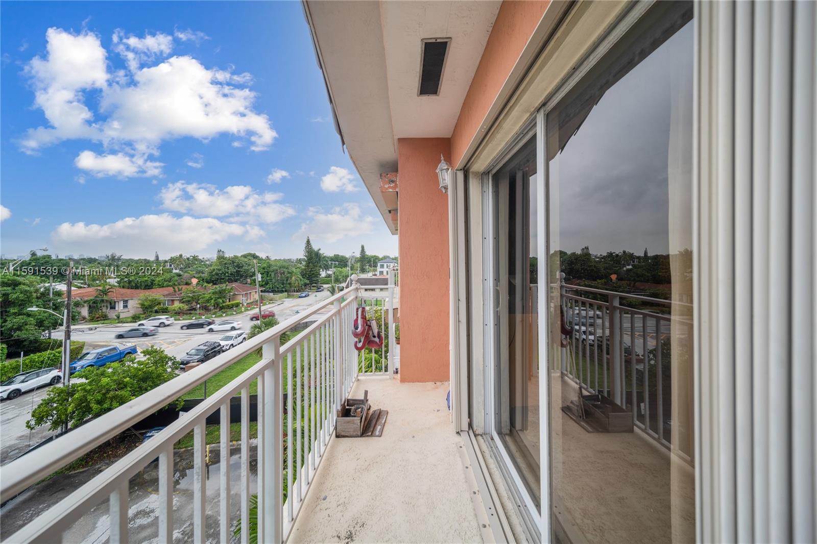 MEDITERRANEAN CONDO - Residential