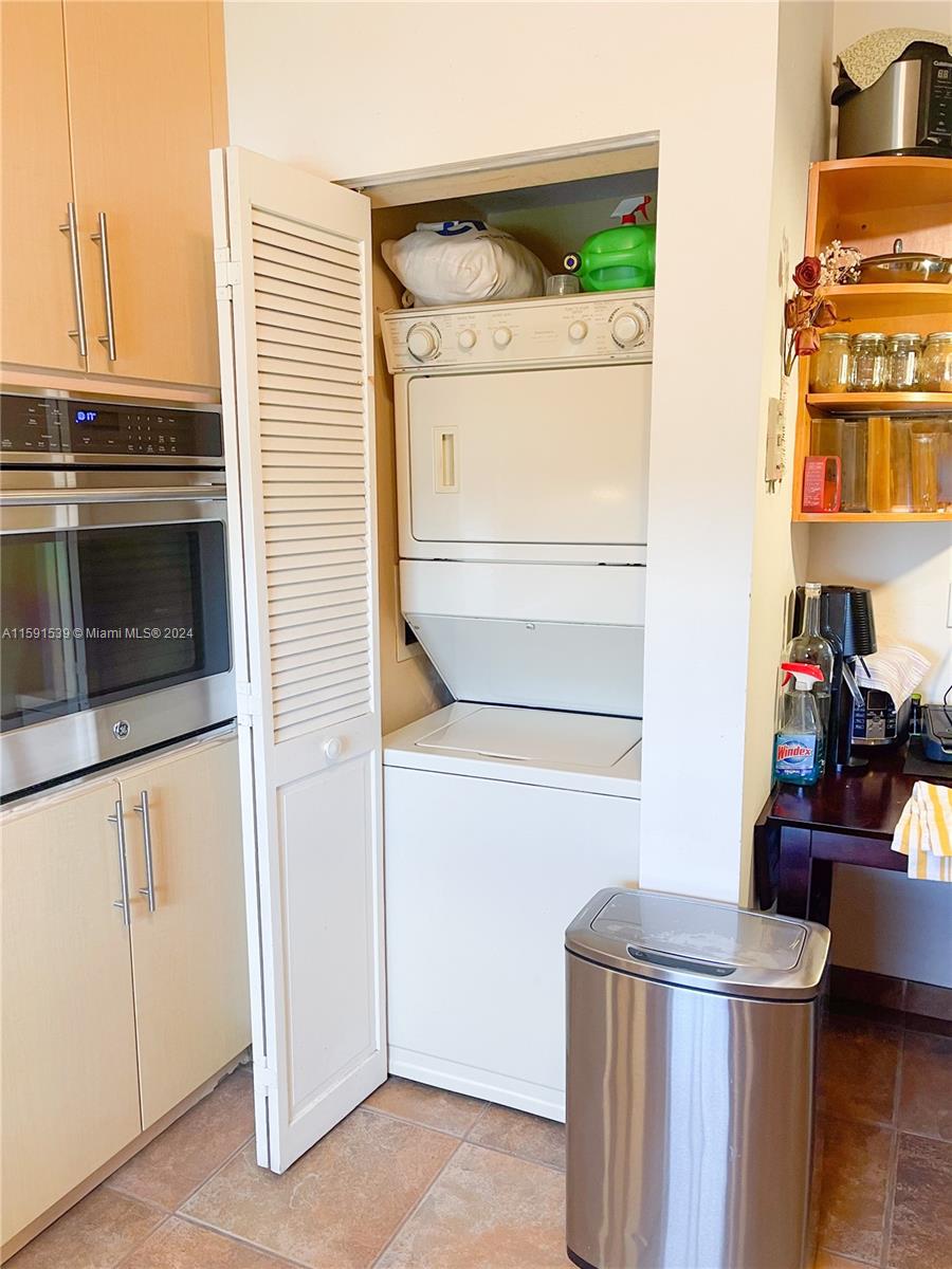 MEDITERRANEAN CONDO - Residential
