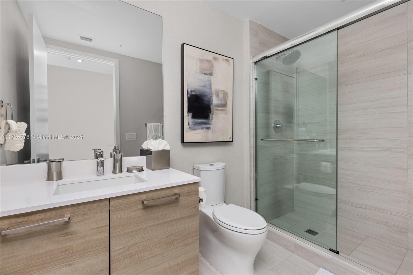 PRIVE CONDO - Residential