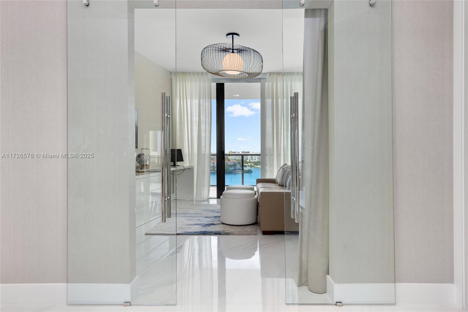 PRIVE CONDO - Residential