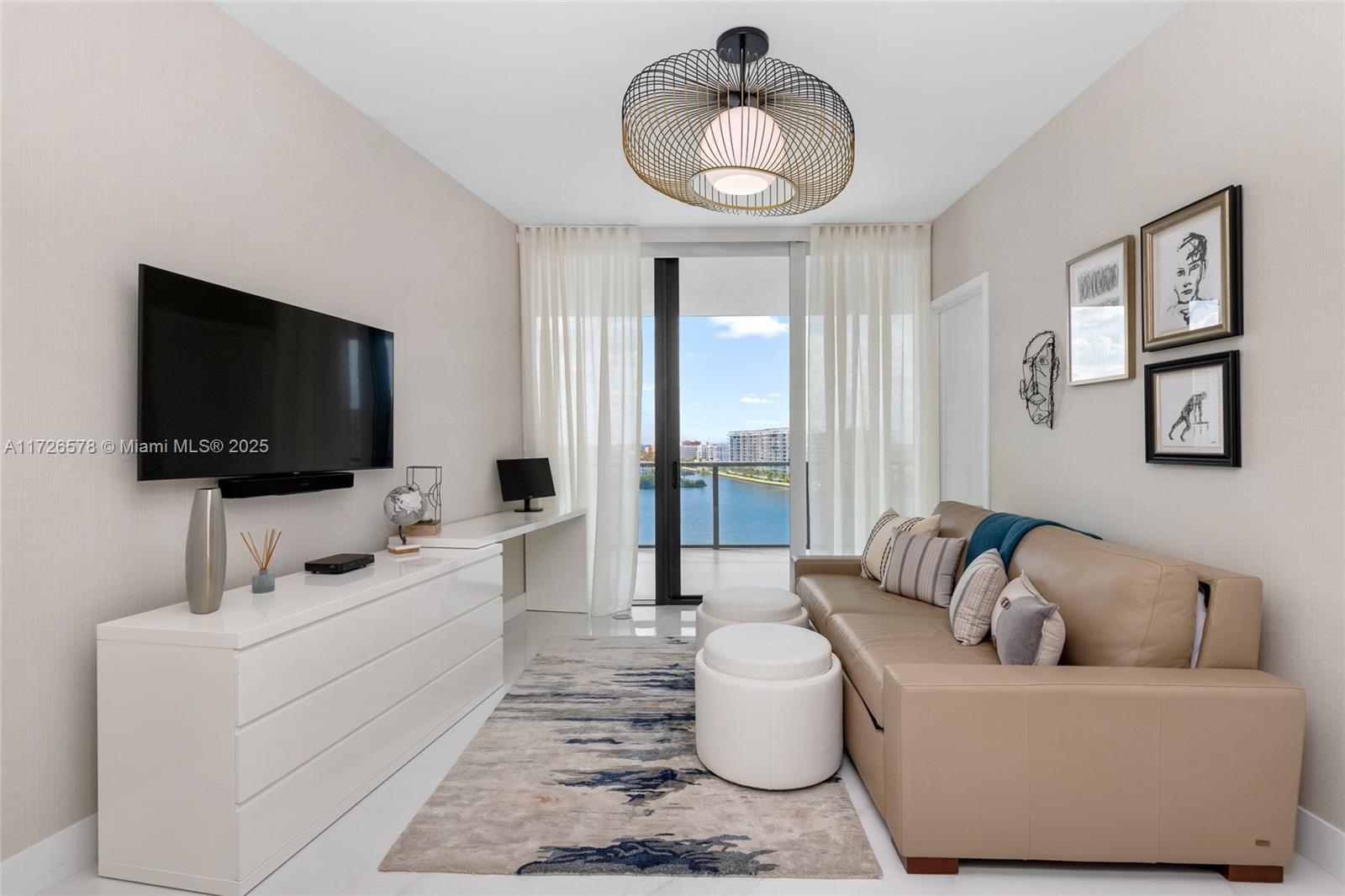 PRIVE CONDO - Residential