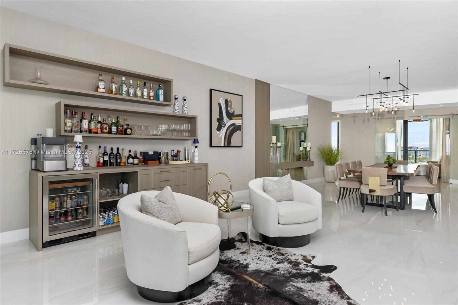 PRIVE CONDO - Residential