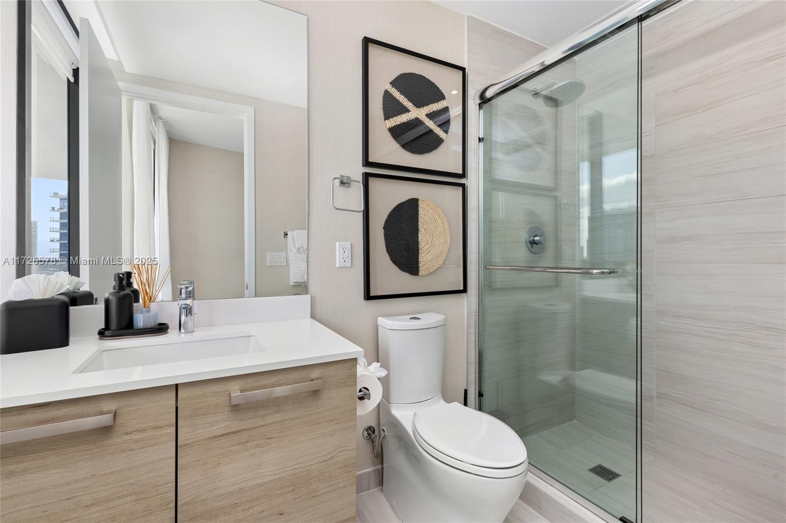 PRIVE CONDO - Residential