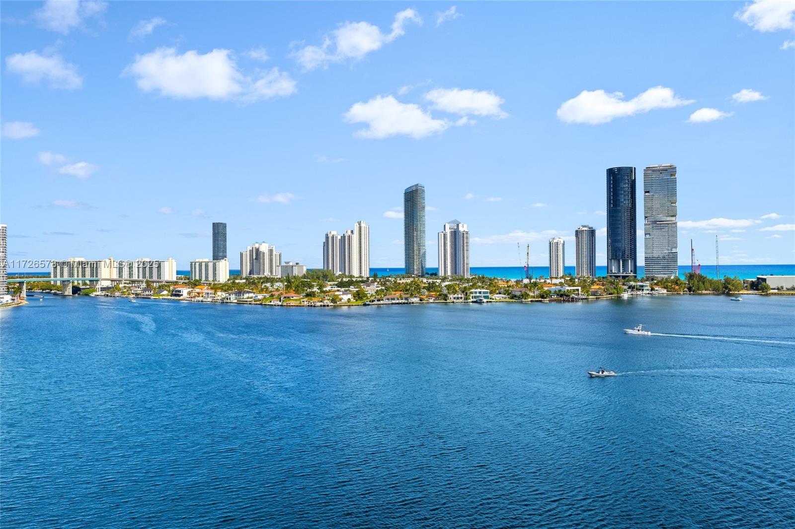 PRIVE CONDO - Residential