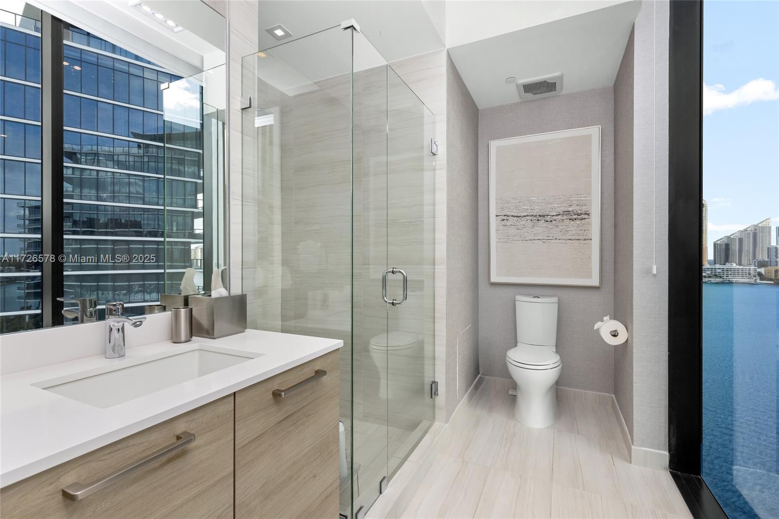 PRIVE CONDO - Residential