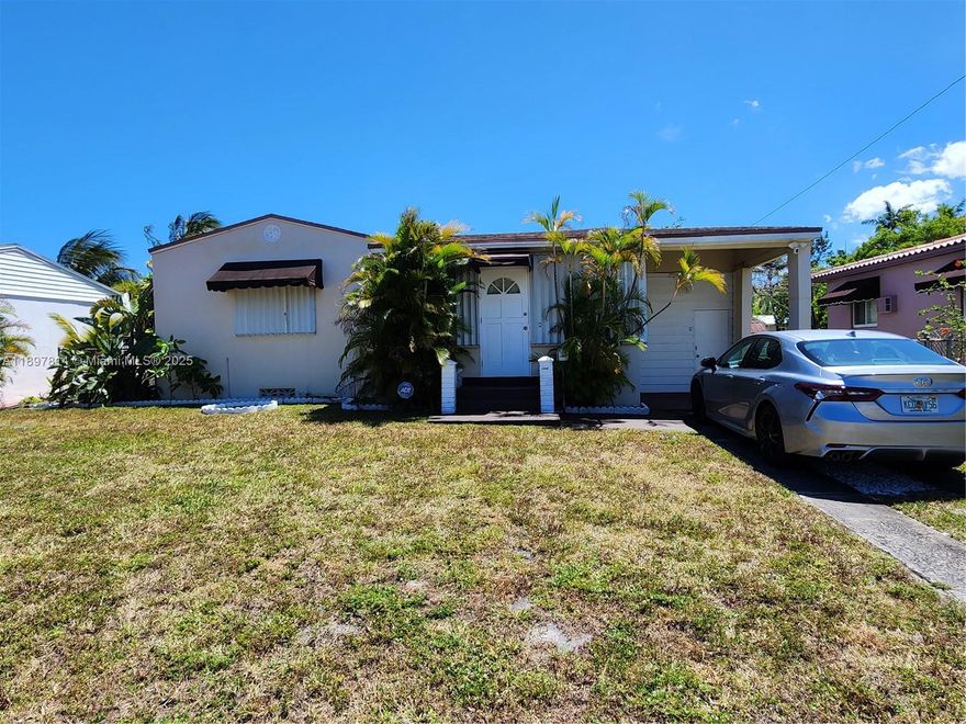 This single-family home is located 5 minutes from the beach and Downtown Hollywood, surrounded by many shopping centers in a very quiet neighborhood. It has a lot in the back yard that is perfect for expansion or a pool.
Currently configured as 3/2 + 1/1 with separate entrance apartment, this home presents a fantastic opportunity for multi-generational living, accommodating guess, or as an income producing investment.