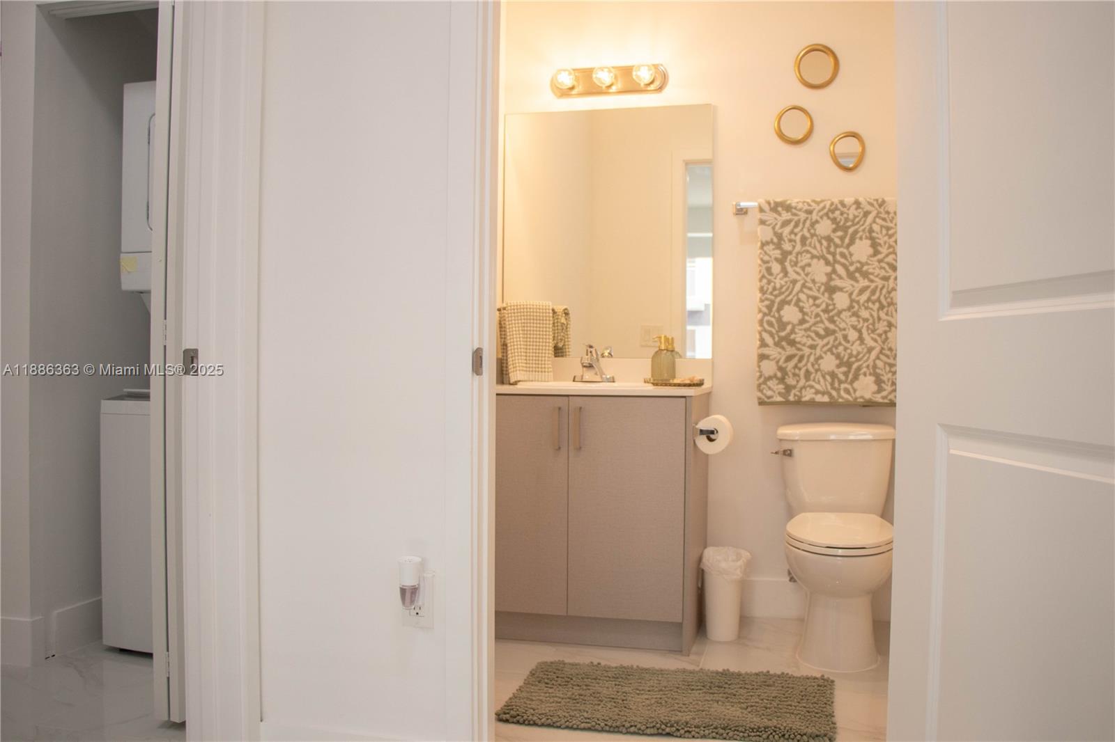 FLA FRUIT LAND CO SUB - Residential Lease