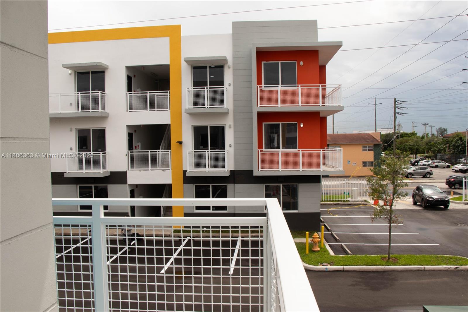 FLA FRUIT LAND CO SUB - Residential Lease