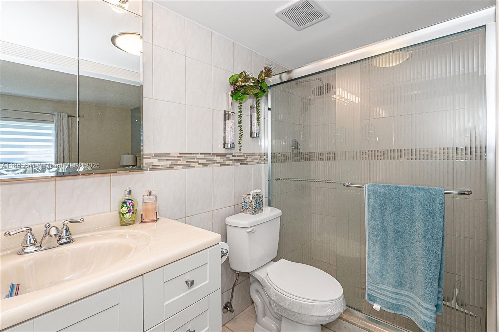 MEADOWBROOK LAKES CONDO - Residential