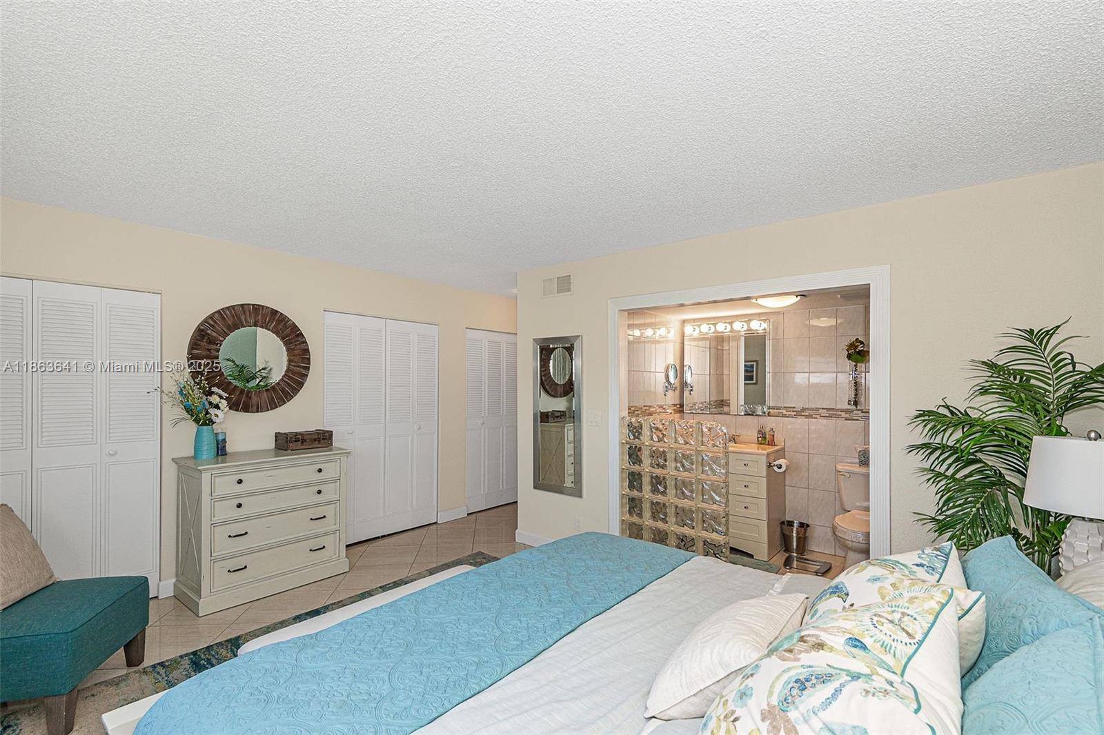 MEADOWBROOK LAKES CONDO - Residential