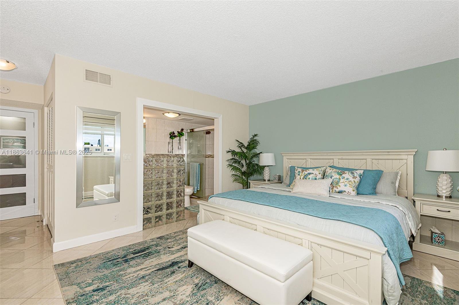 MEADOWBROOK LAKES CONDO - Residential