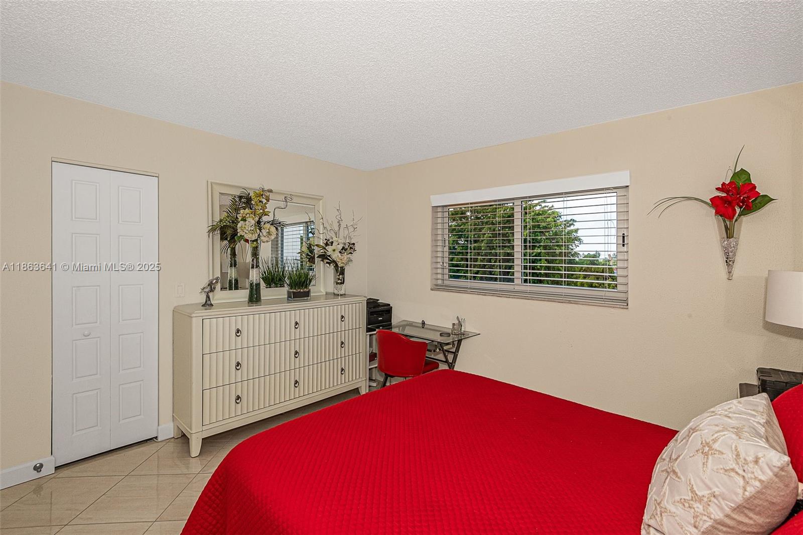 MEADOWBROOK LAKES CONDO - Residential