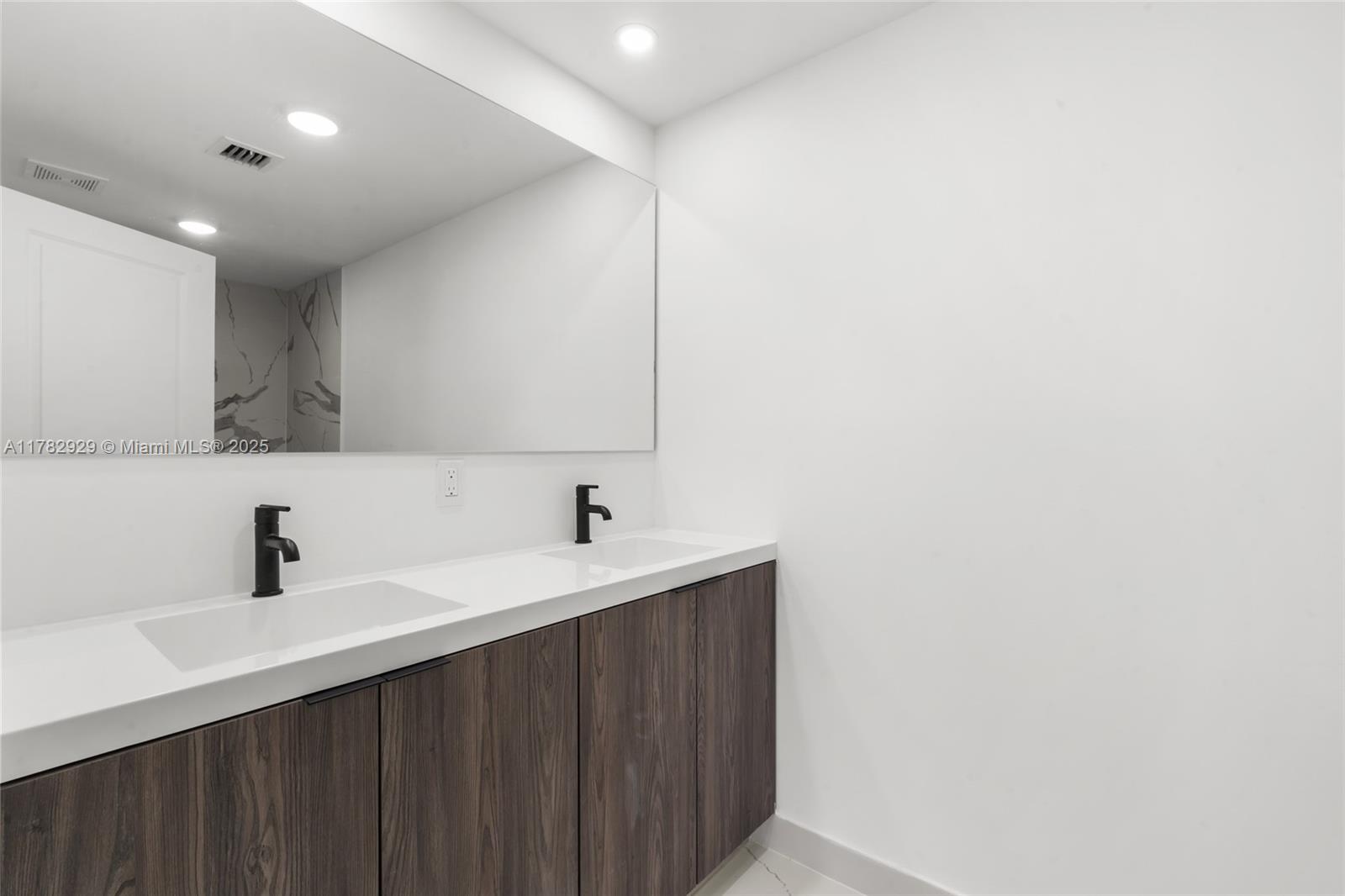 On Grandville - Residential Lease
