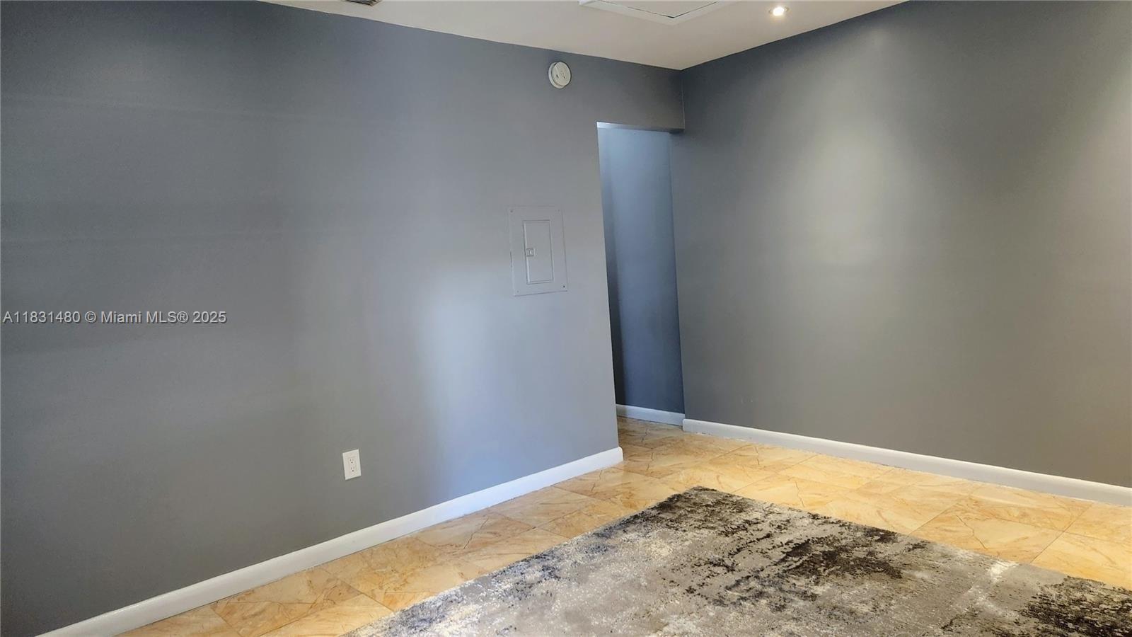 55 SW 12th St 3