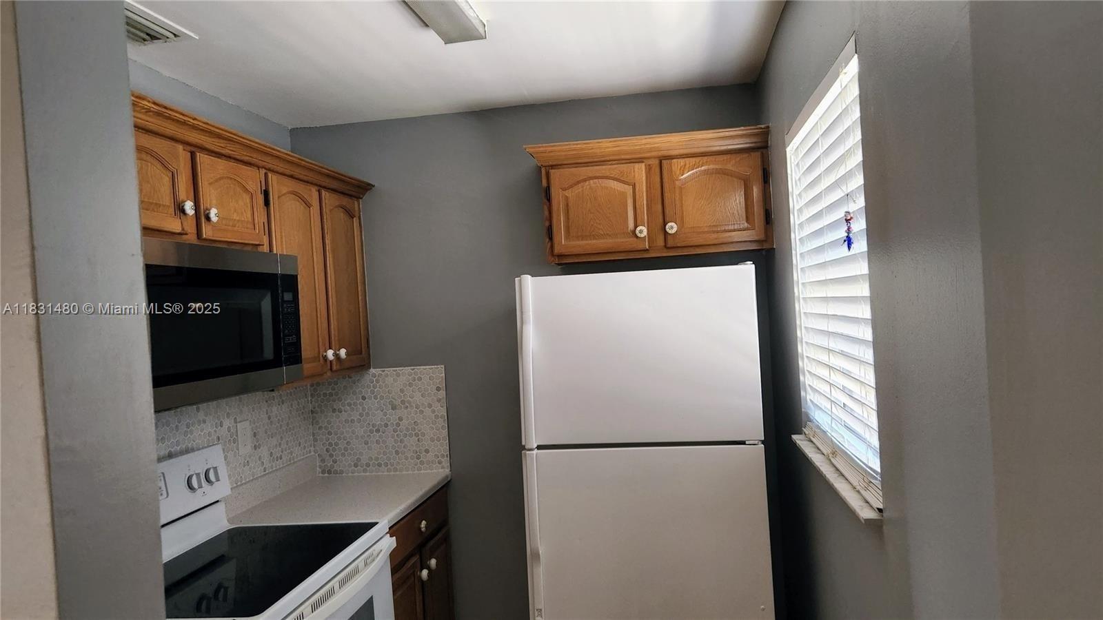 55 SW 12th St 3