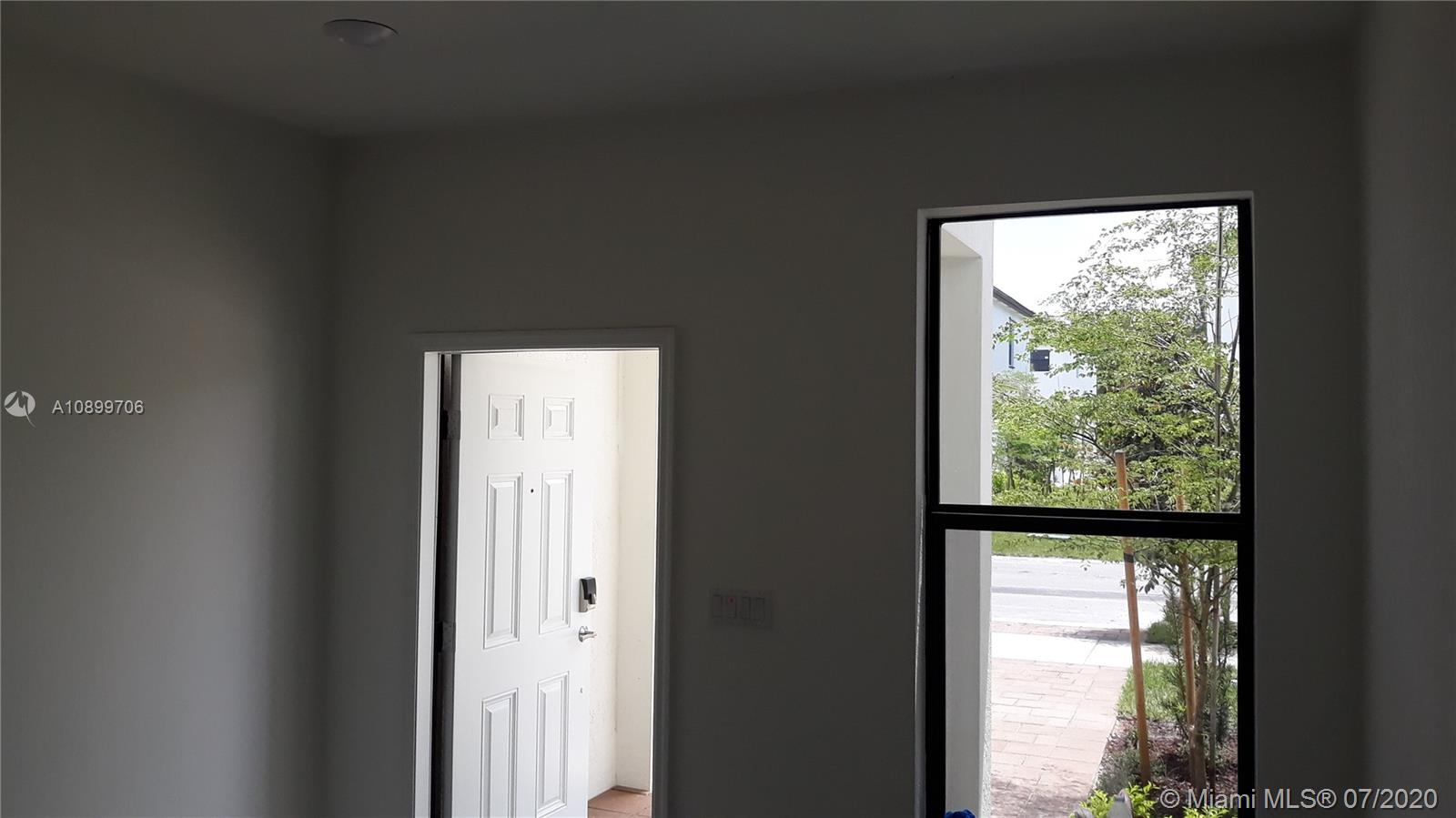 TUSCAN PINES - Residential Lease