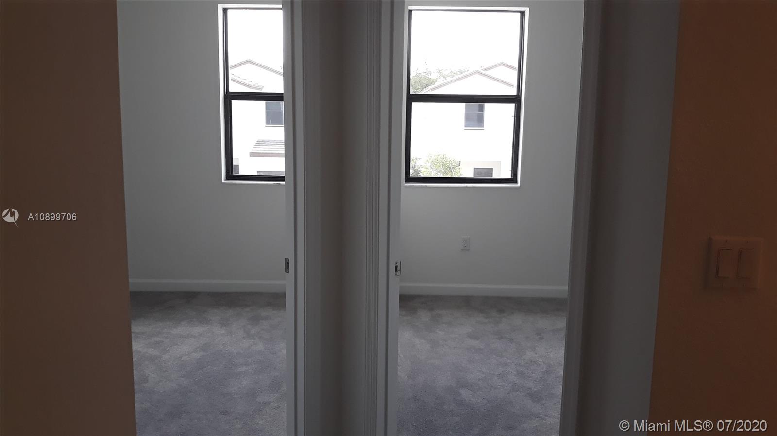 TUSCAN PINES - Residential Lease
