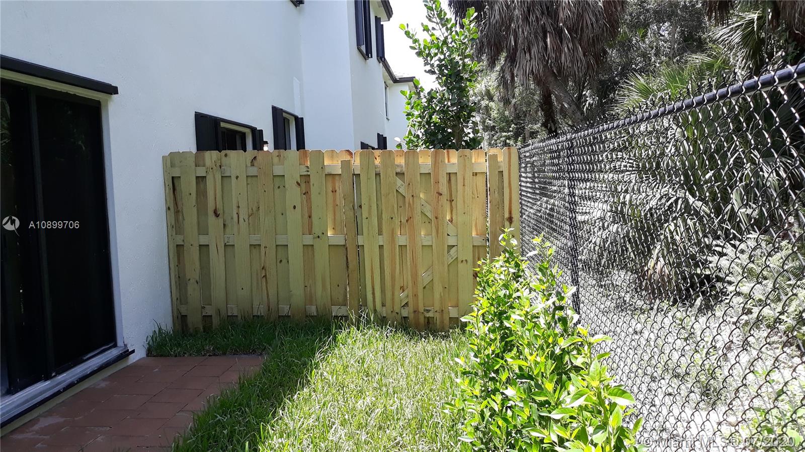 TUSCAN PINES - Residential Lease