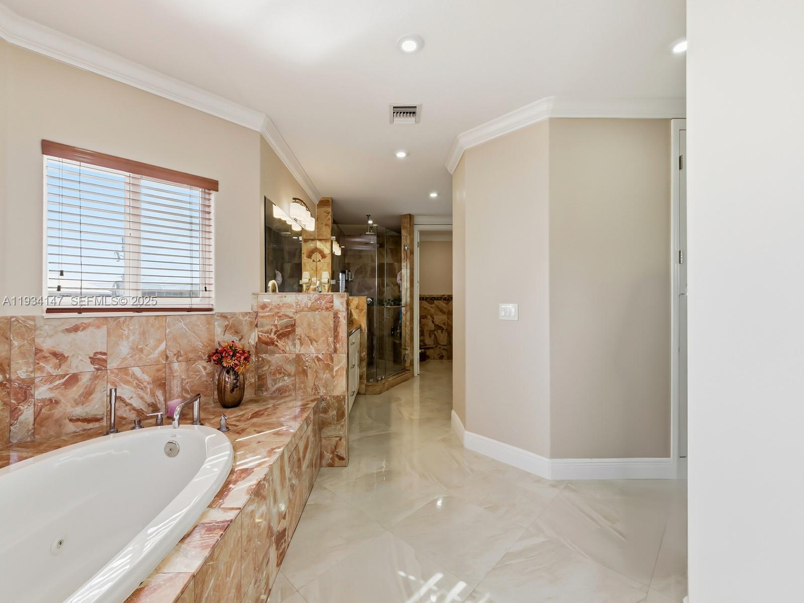 BUCCANEER PT (LARGO SOUND - Residential