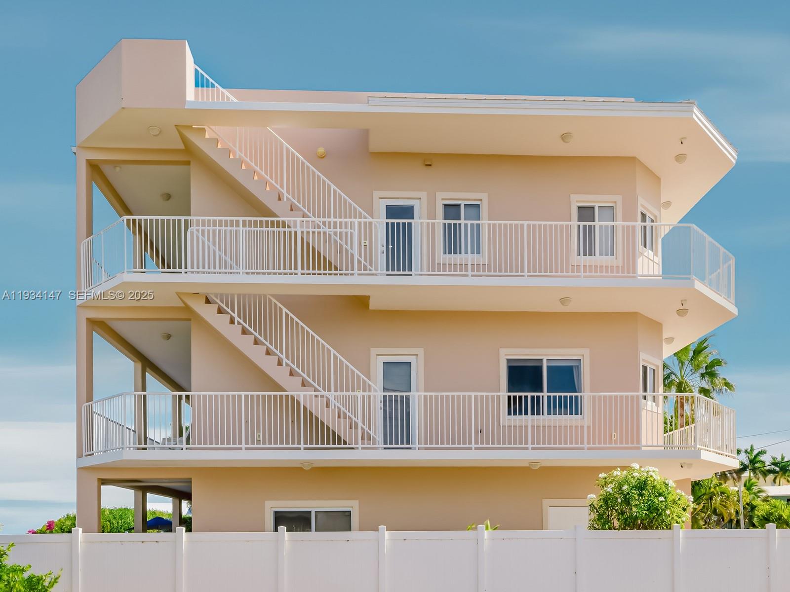 BUCCANEER PT (LARGO SOUND - Residential