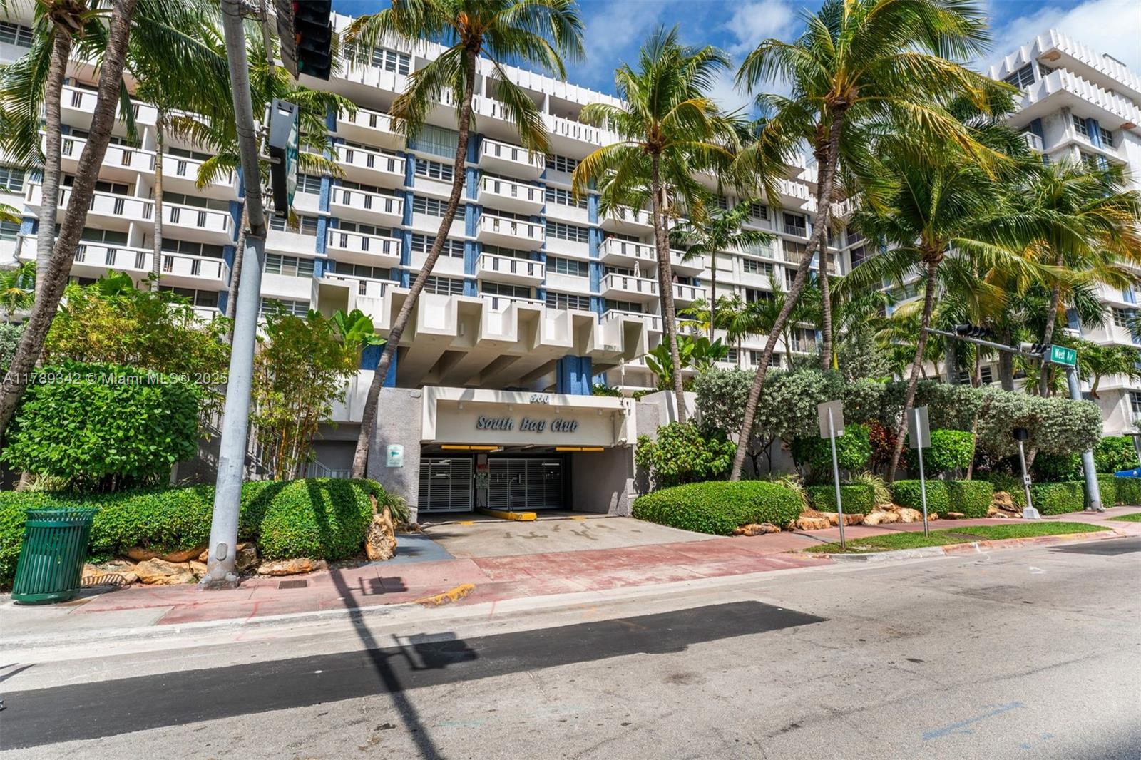 Rental Property at 800 West Ave 720, Miami Beach, Miami-Dade County, Florida - Bedrooms: 1 
Bathrooms: 1  - $2,750 MO.