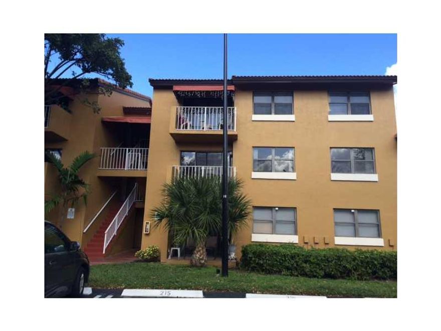 Beautiful 2 Bedrooms 2 baths condo in the gated community of The Courts at Kendall. Washer, Dryer, Refrigerator and Range will be replaced.