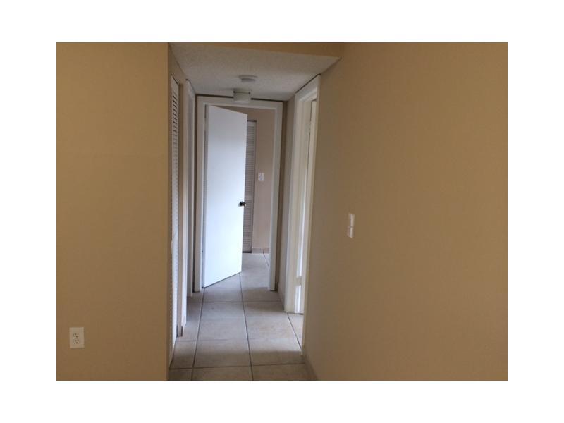 THE COURTS AT KENDALL CON - Residential Lease