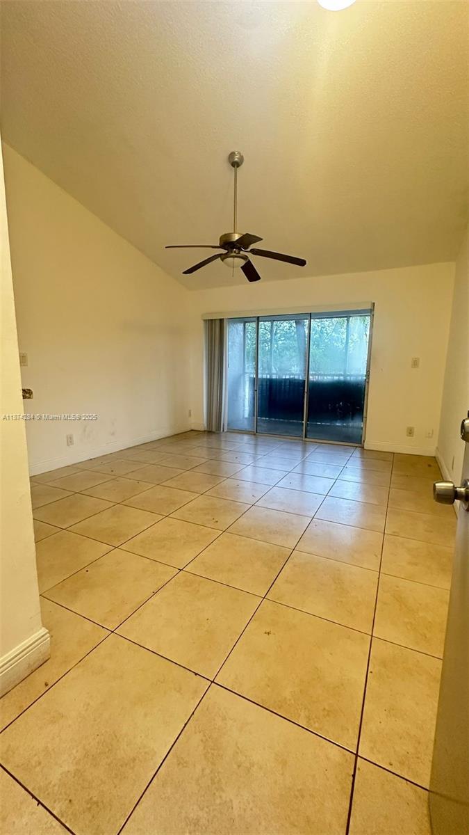 Spacious 1 bedroom, 1 bathroom with open-concept kitchen and bright living area. Comfortable layout with plenty of natural light, ideal for modern living. Convenient location near shopping, dining, and major highways. VERY QUICK APPROVAL