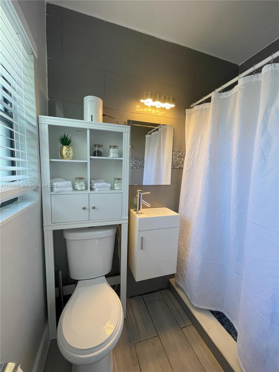 LAKE WORTH TOWN OF ADD 1 - Residential Lease