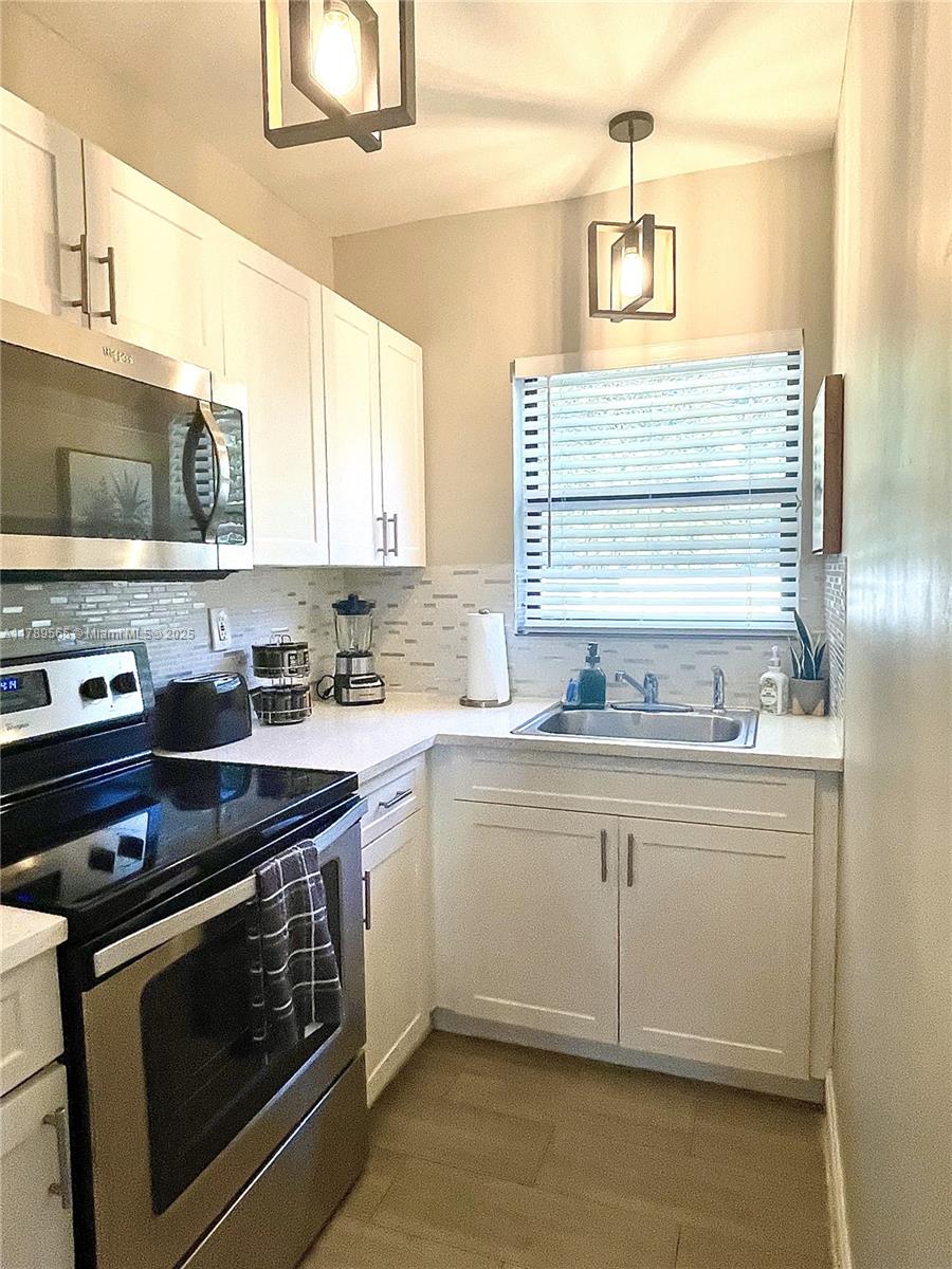 LAKE WORTH TOWN OF ADD 1 - Residential Lease